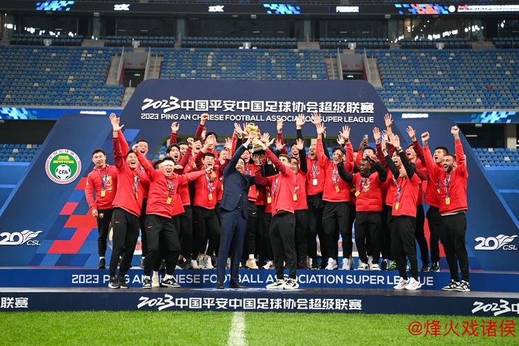 卫冕冠军上海海港在新老交替中觅得追赶曙光