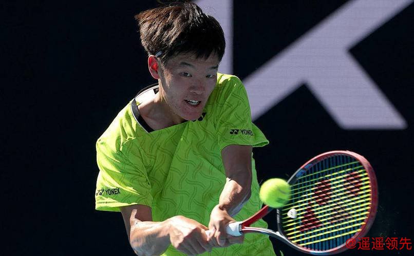 父母是老乡，砸下300万元成美国藤校网球特长生，15年未曾归国